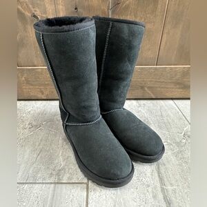 Ugg Boots Classic Tall II Black Size 6